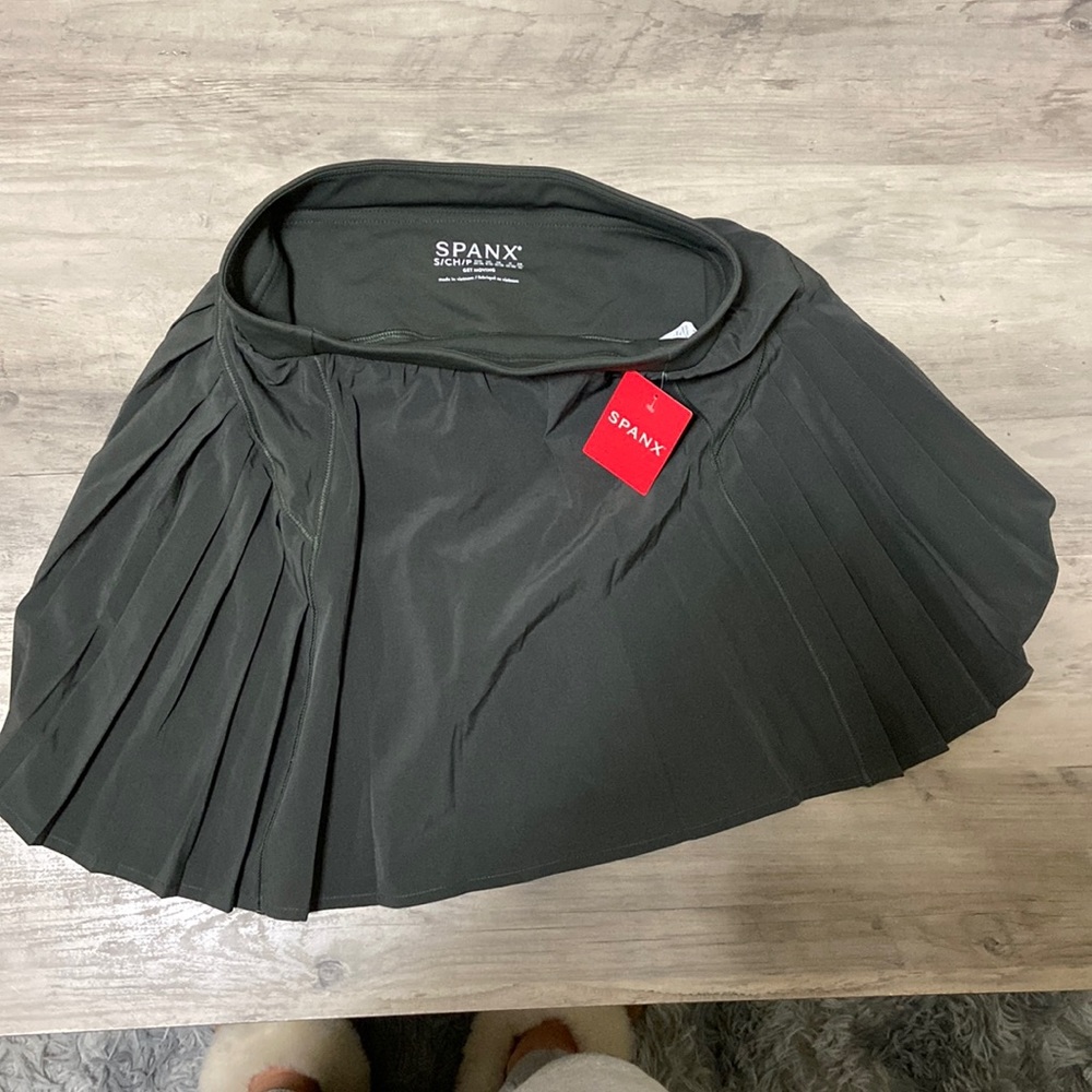 Spanx The Get Moving Pleated Skort, 14"